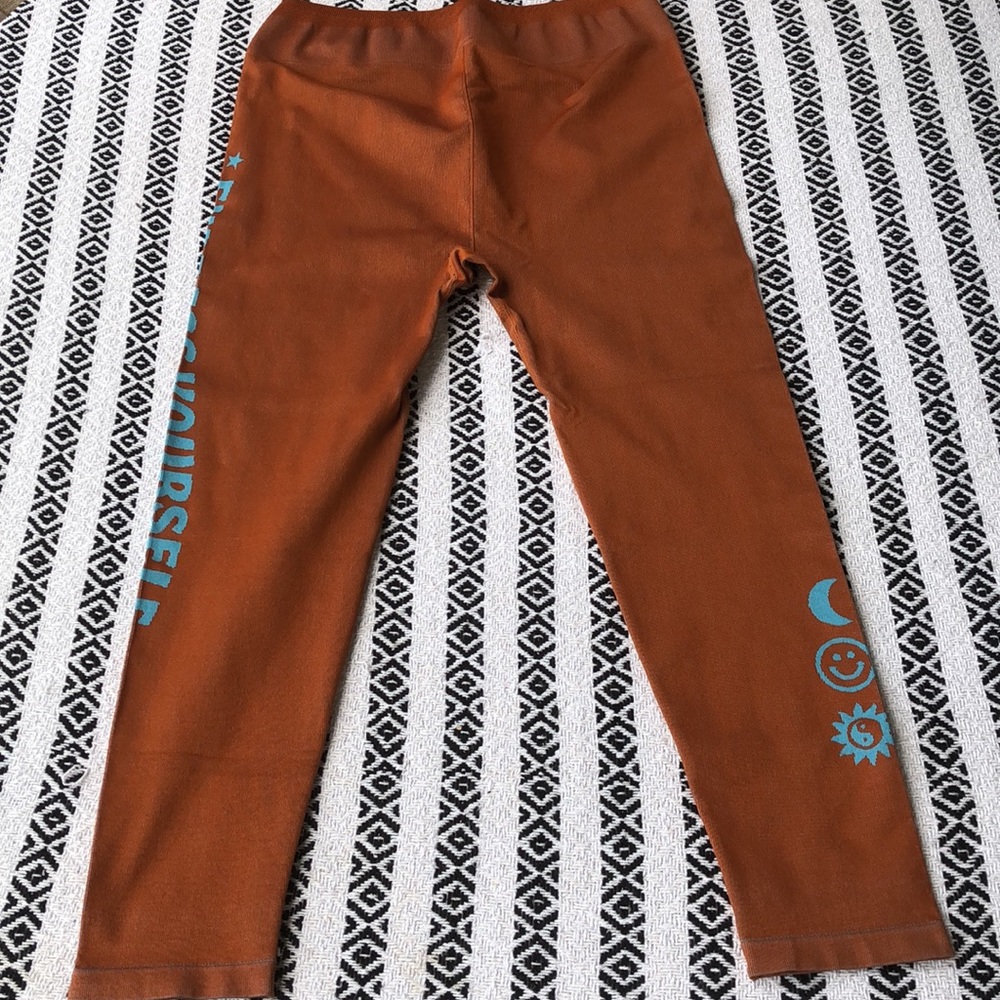 Fabletics 2 Piece Set - Picture 5 of 8